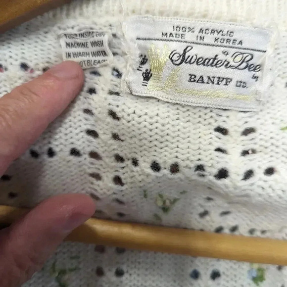 Vintage 70's Banff Sweater Bee Cardigan - Picture 3 of 6